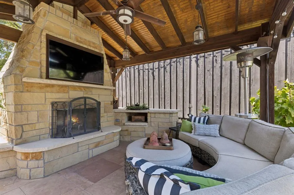 8511 Groveland Drive