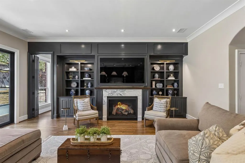 8511 Groveland Drive