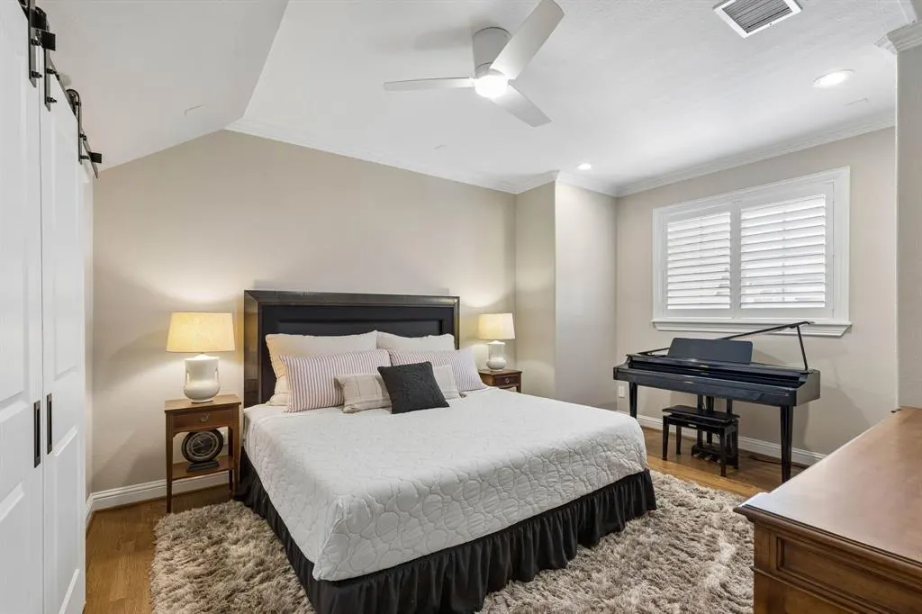 8511 Groveland Drive