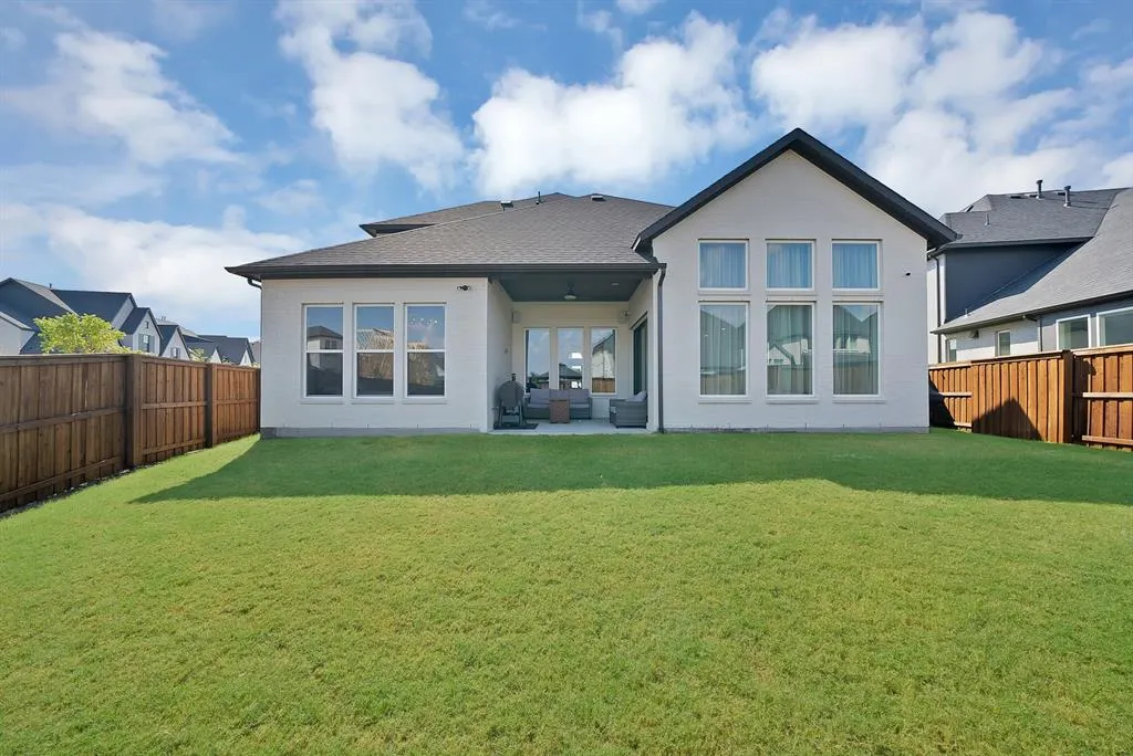 1200 Chickadee Street