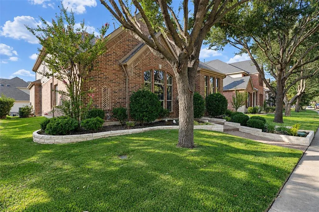 919 Panther Lane