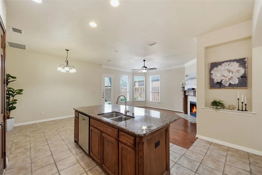 919 Panther Lane