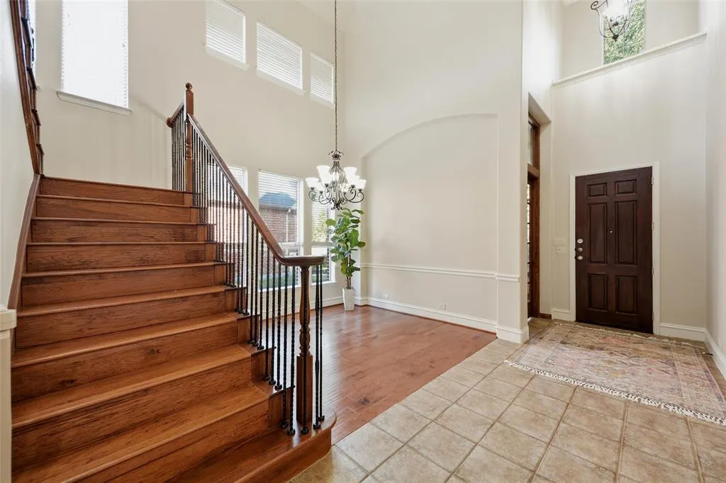919 Panther Lane