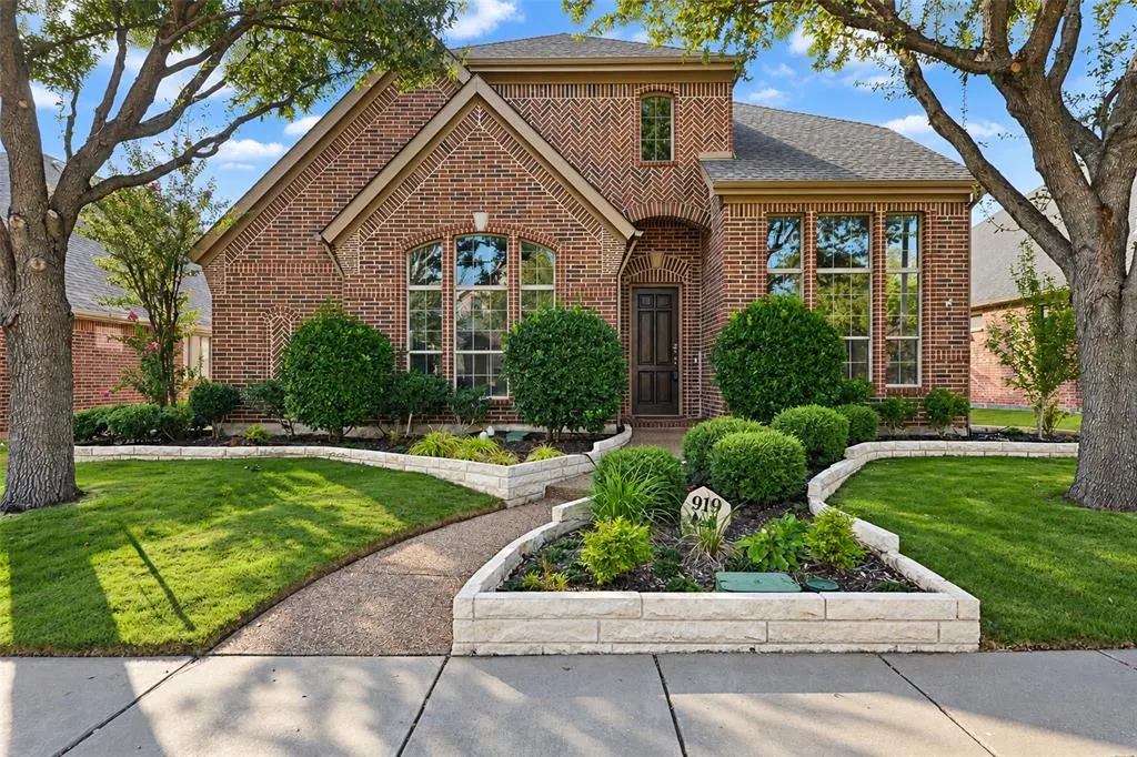 919 Panther Lane