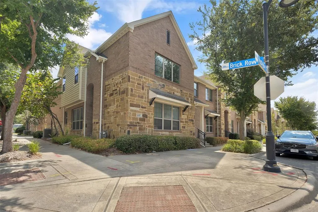 611 Matthew Place