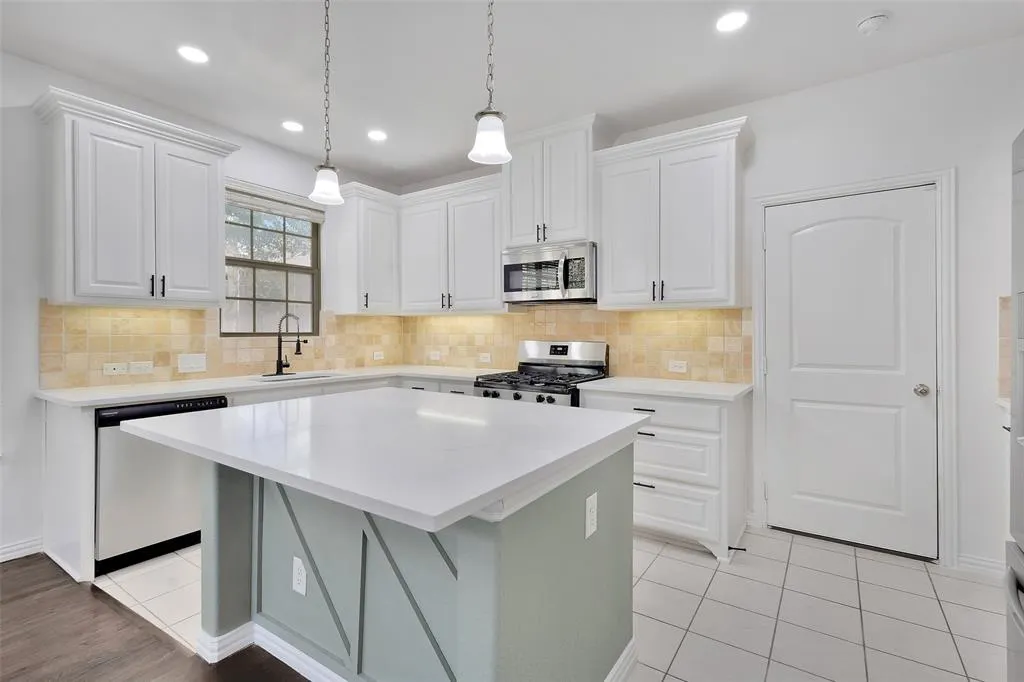 611 Matthew Place