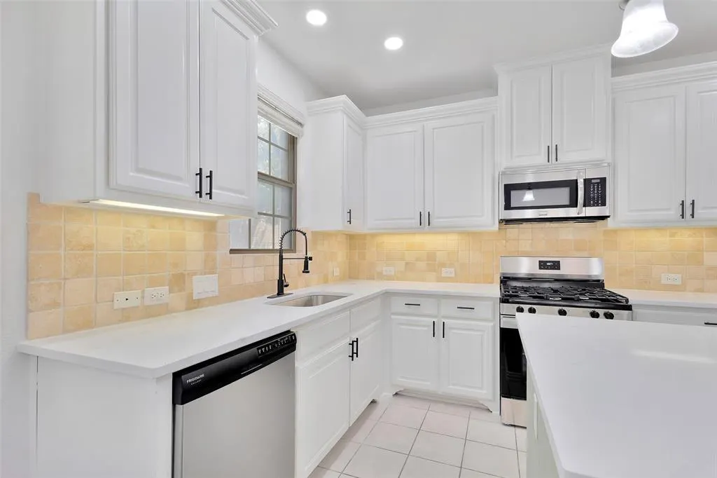 611 Matthew Place