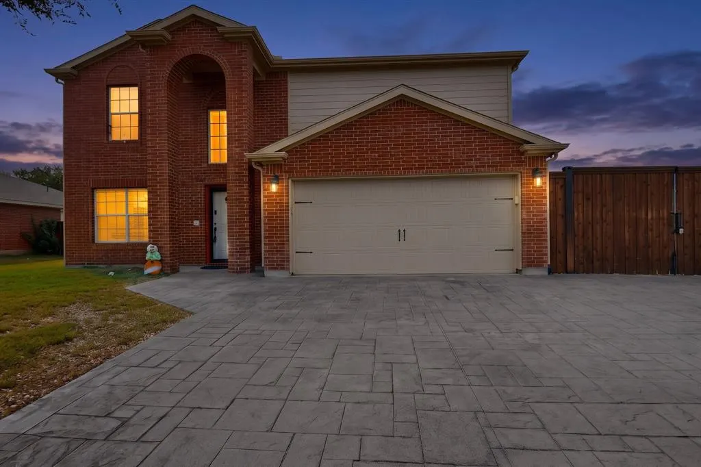 2424 Tailburton Court