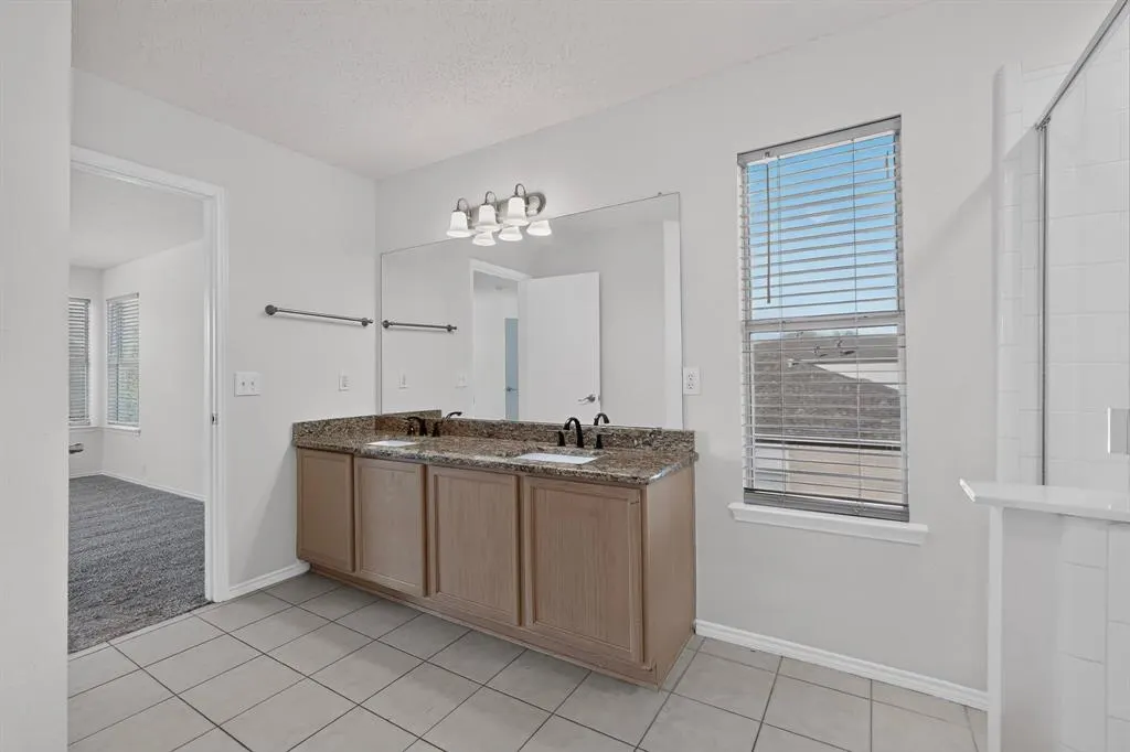 2424 Tailburton Court