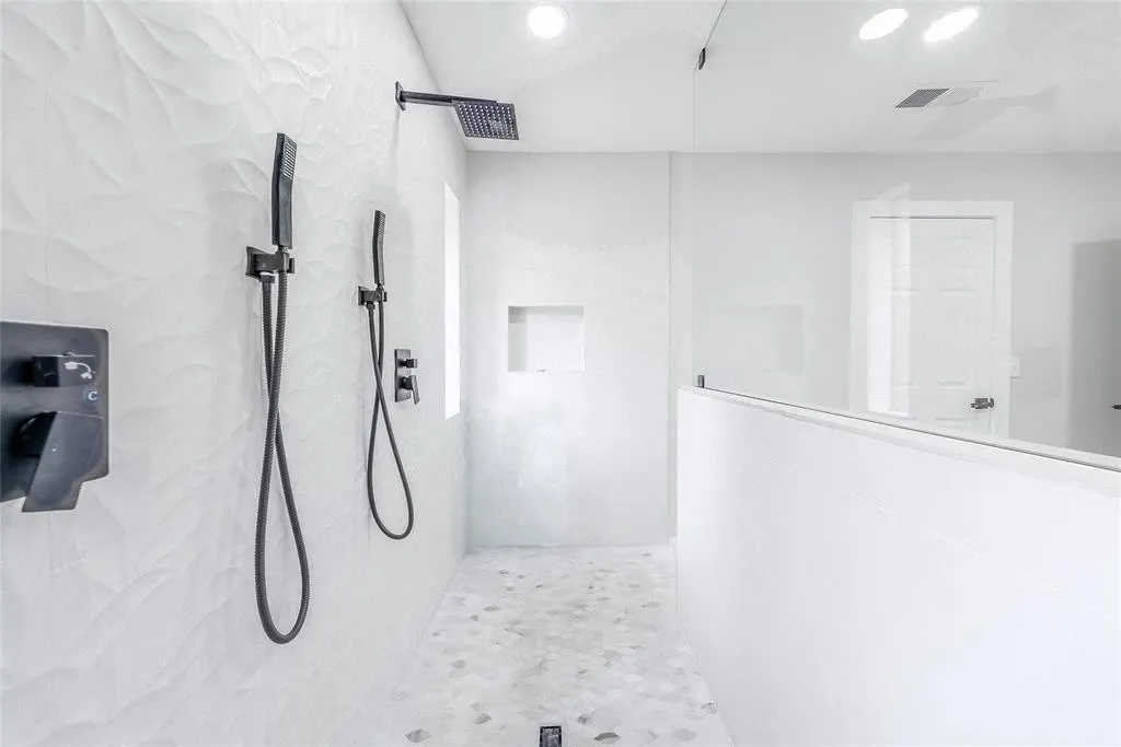2701 Crow Valley Trail