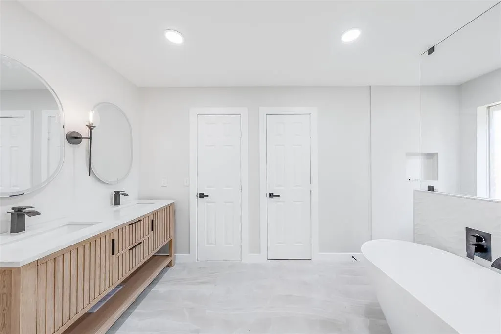 2701 Crow Valley Trail