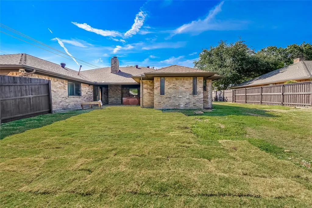 2701 Crow Valley Trail