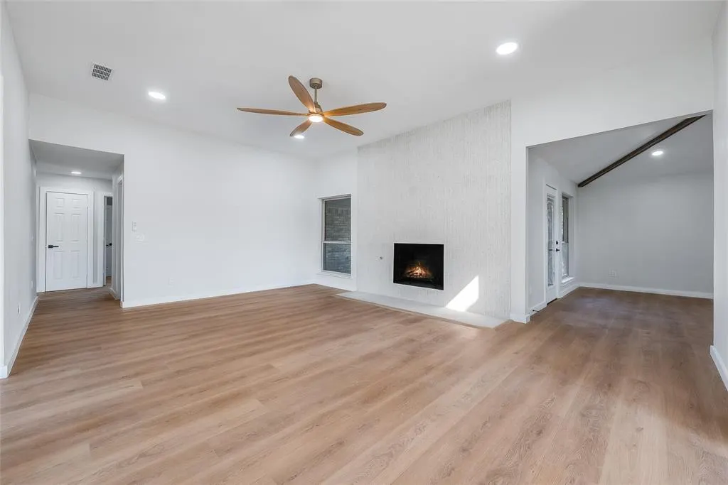 2701 Crow Valley Trail