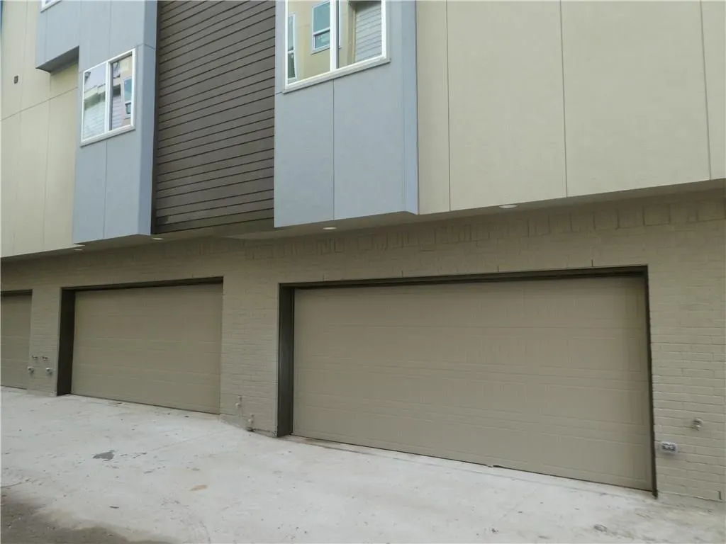 4914 Live Oak Street #9