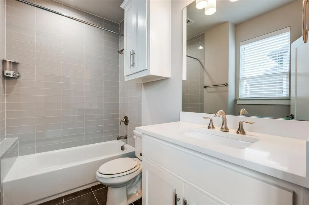 4914 Live Oak Street #9