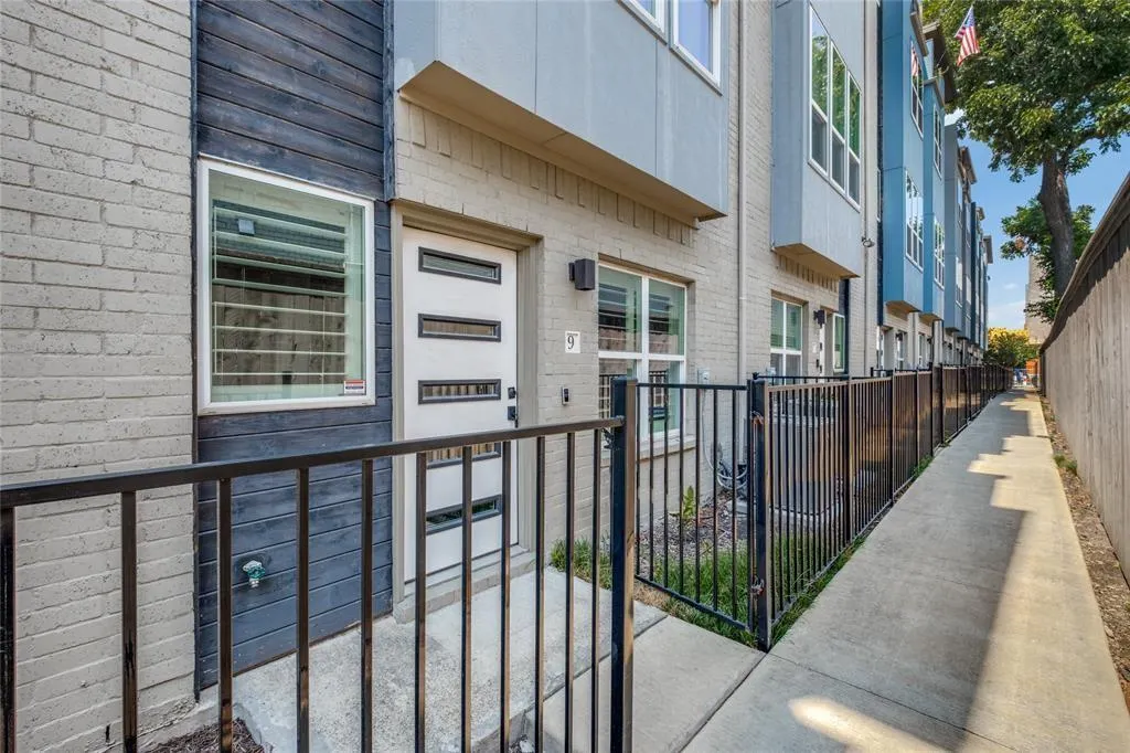 4914 Live Oak Street #9