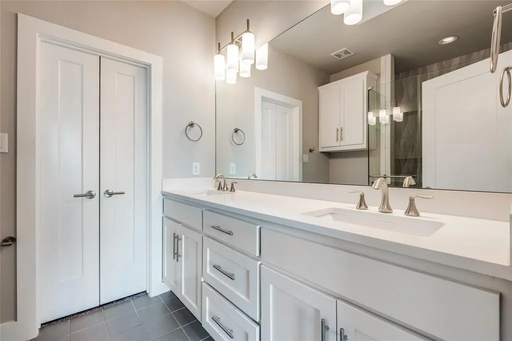 4914 Live Oak Street #9