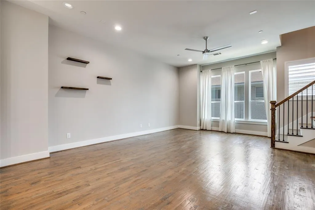 4914 Live Oak Street #9