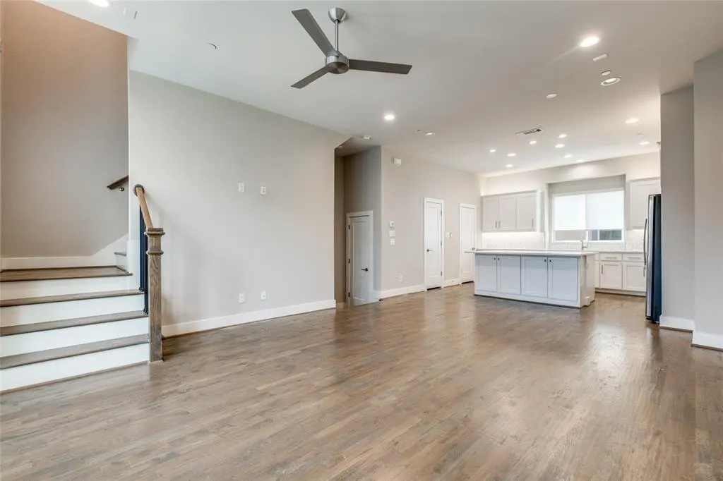 4914 Live Oak Street #9