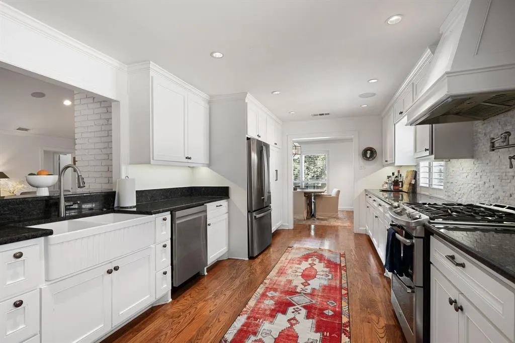 2214 Eastwood Drive