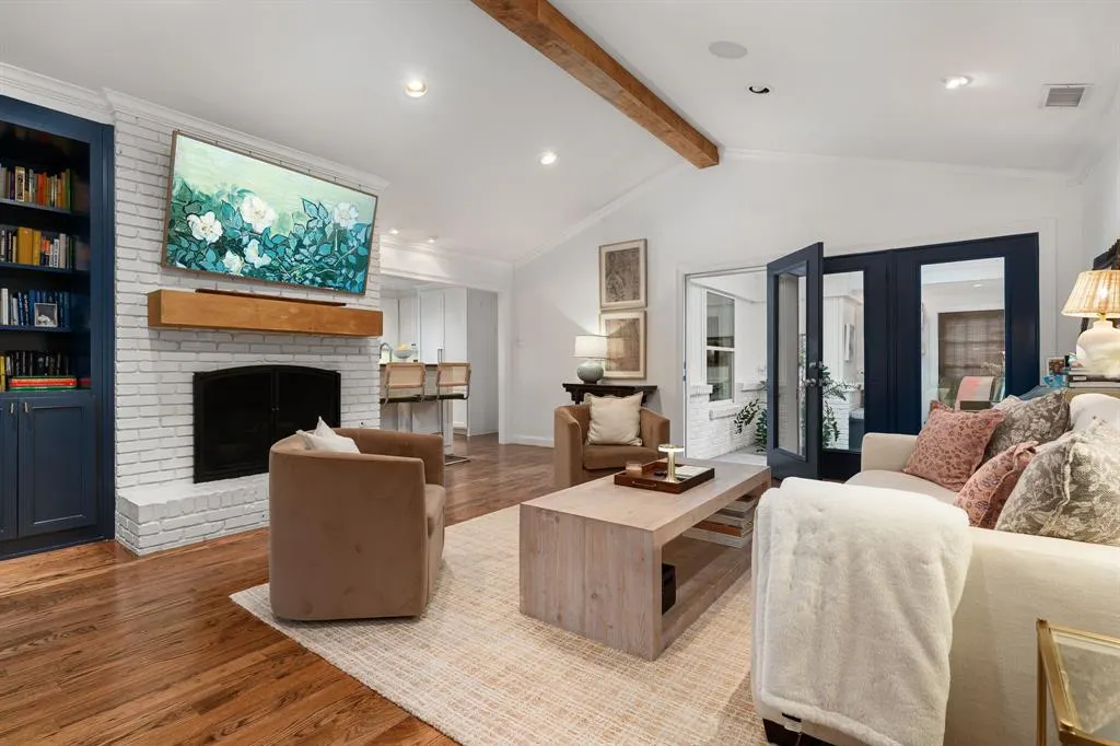 2214 Eastwood Drive