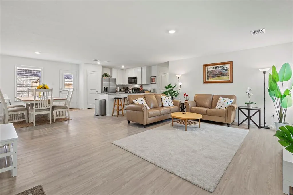 3032 Ashbrook Lane