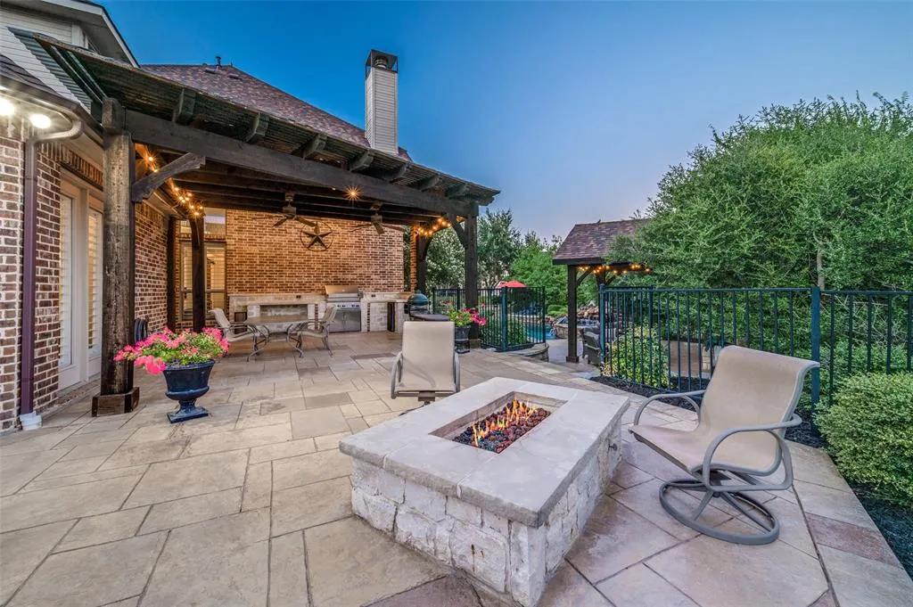 2570 BENDBROOK Trail