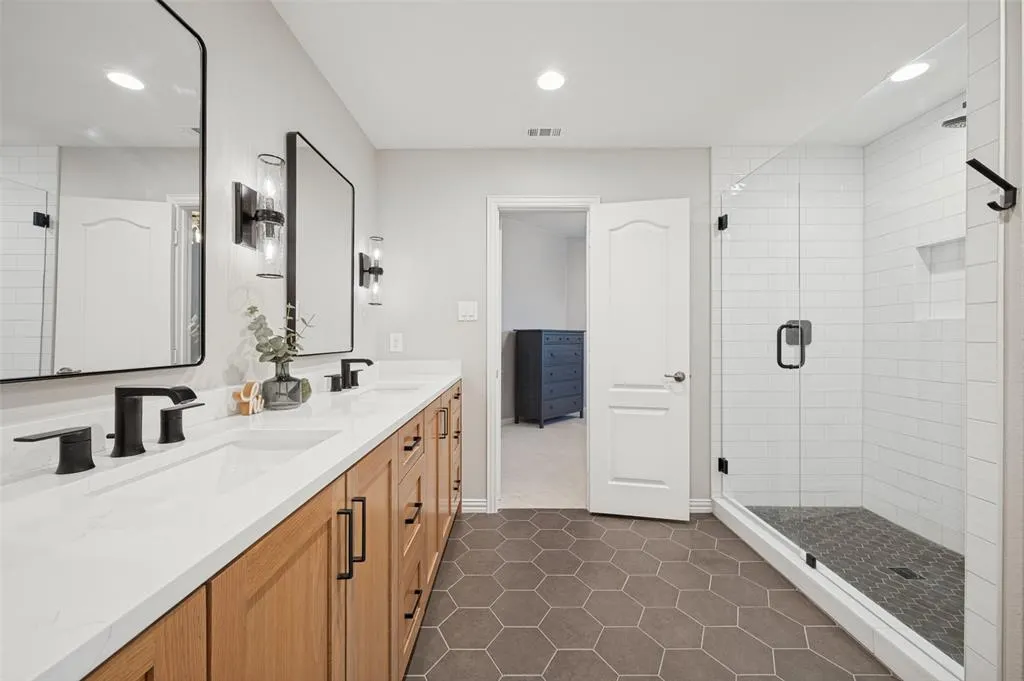 2570 BENDBROOK Trail
