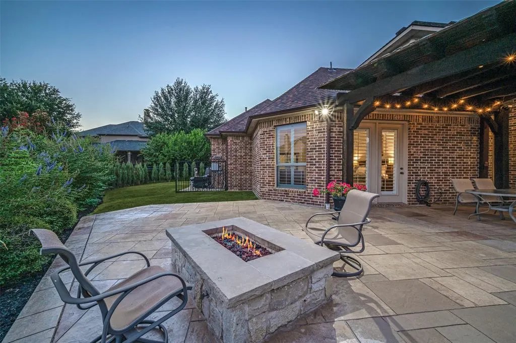 2570 BENDBROOK Trail