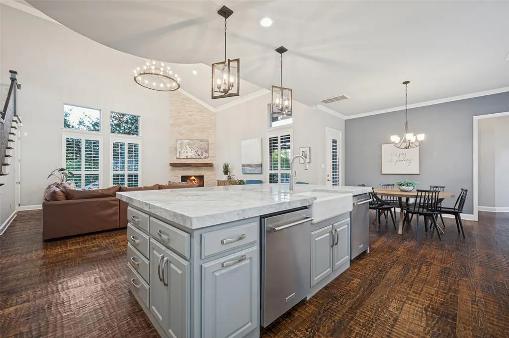 2570 BENDBROOK Trail