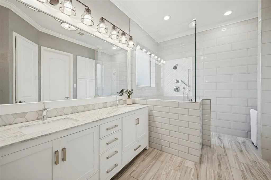 2570 BENDBROOK Trail