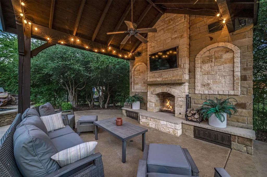 2570 BENDBROOK Trail