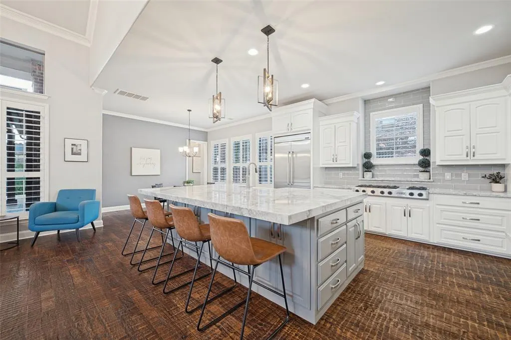 2570 BENDBROOK Trail