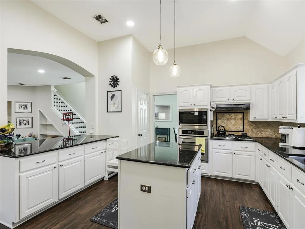 1206 Bel Air Drive
