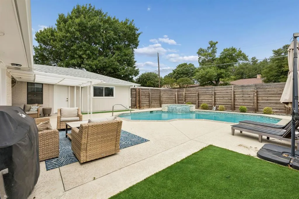 304 Meadowlark Drive