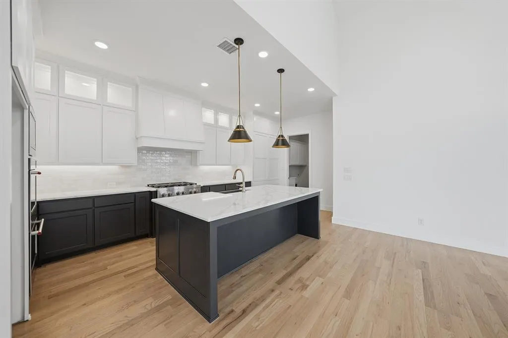 3400 Poppy Place