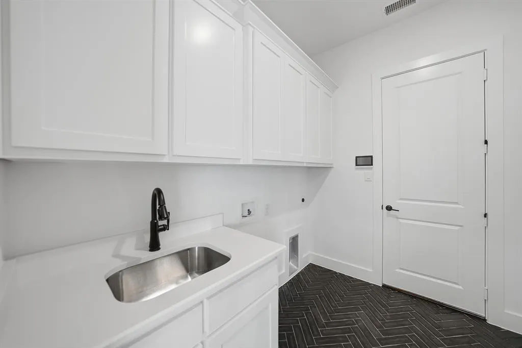 3400 Poppy Place