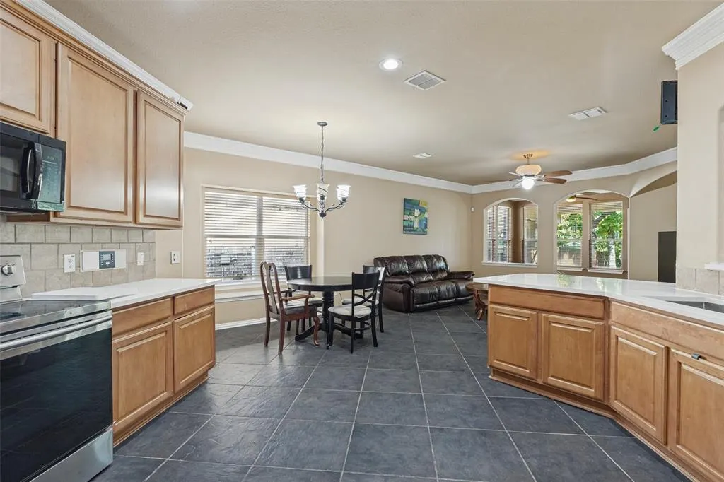 2322 Luscombe Lane