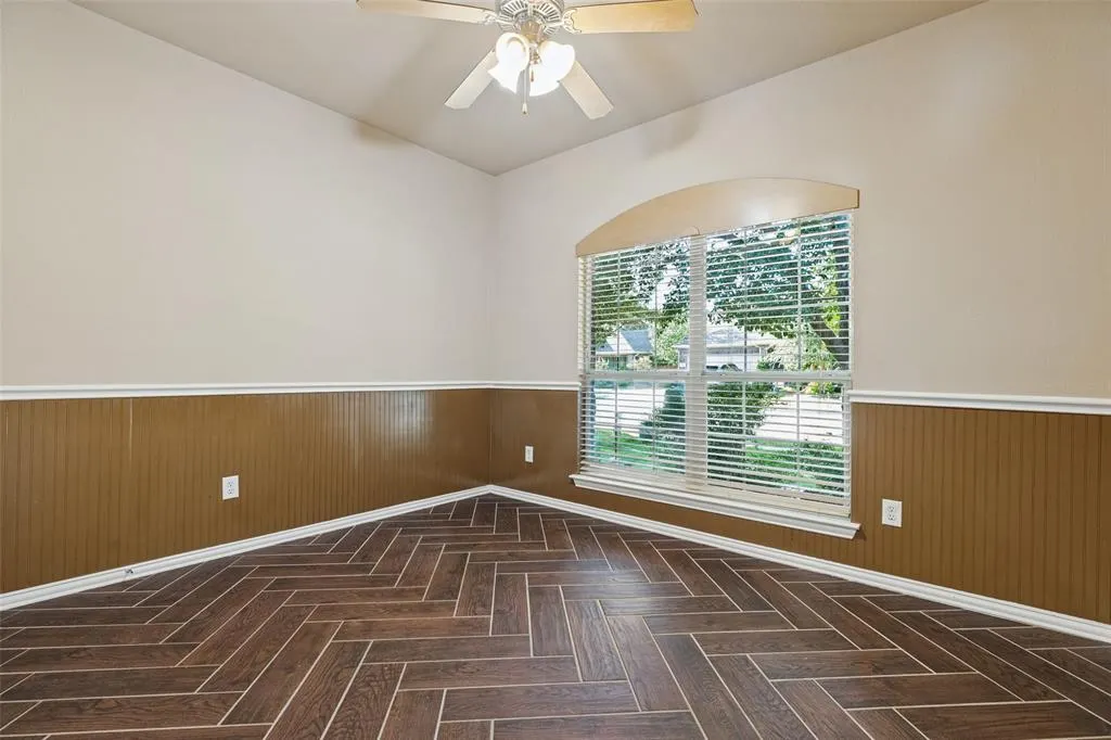 2322 Luscombe Lane