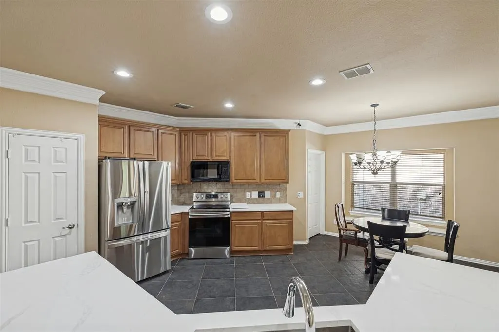 2322 Luscombe Lane
