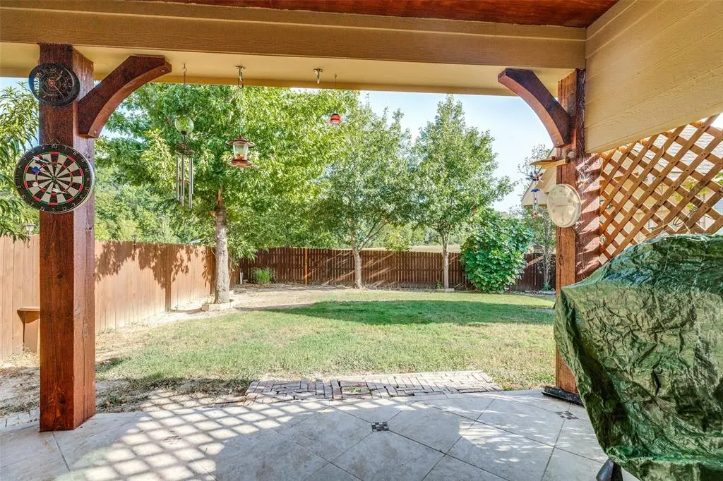 2322 Luscombe Lane