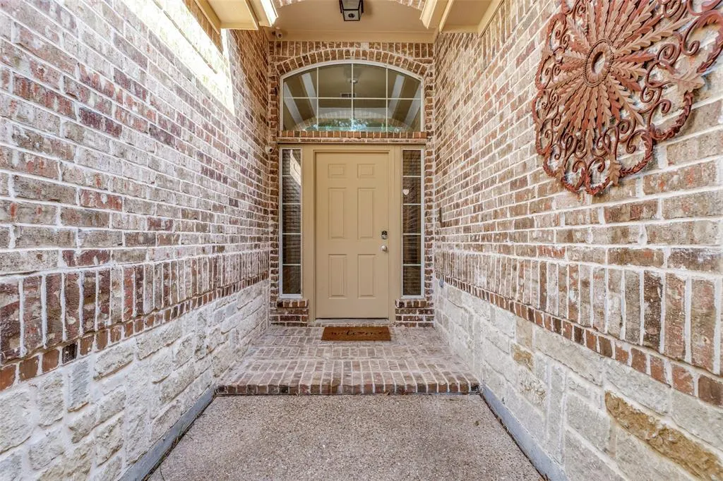 2322 Luscombe Lane