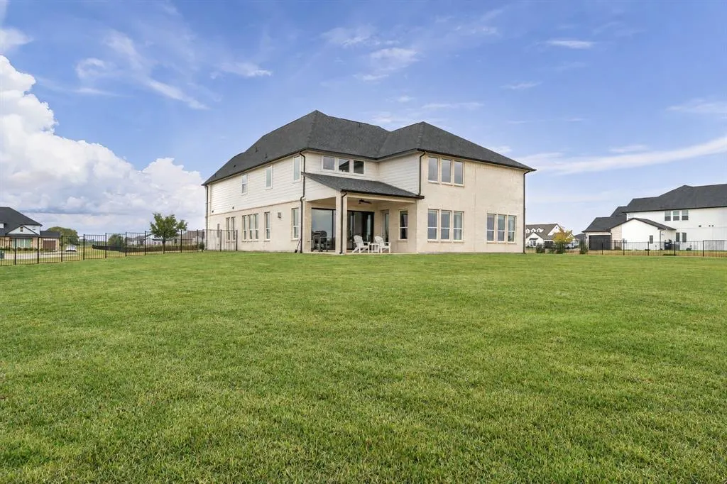 2711 Solasta Court