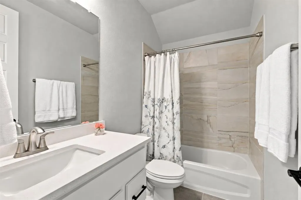 2711 Solasta Court