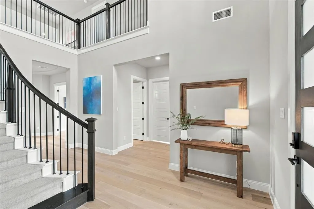 2711 Solasta Court