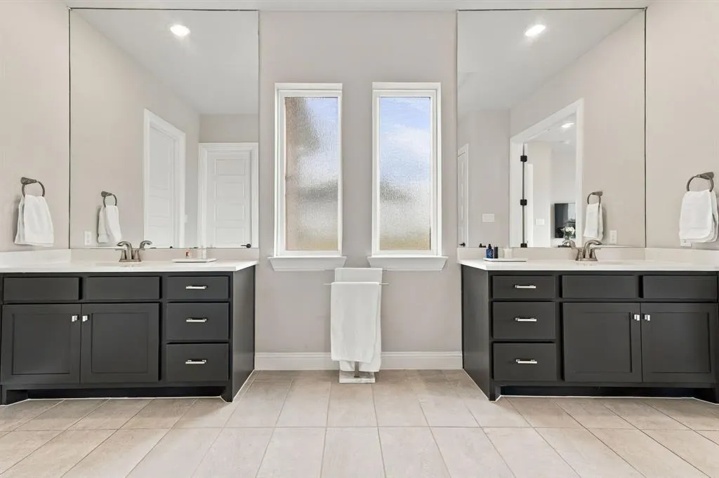 2711 Solasta Court