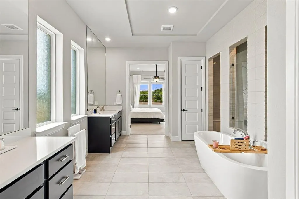 2711 Solasta Court