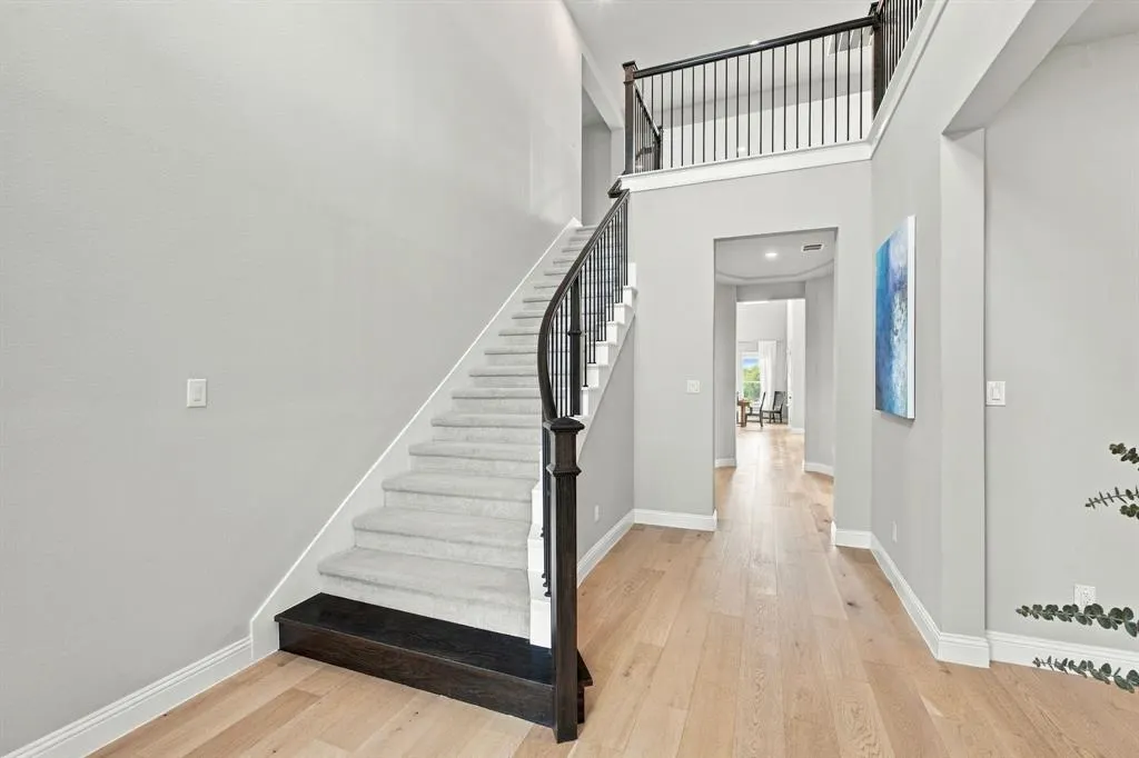 2711 Solasta Court