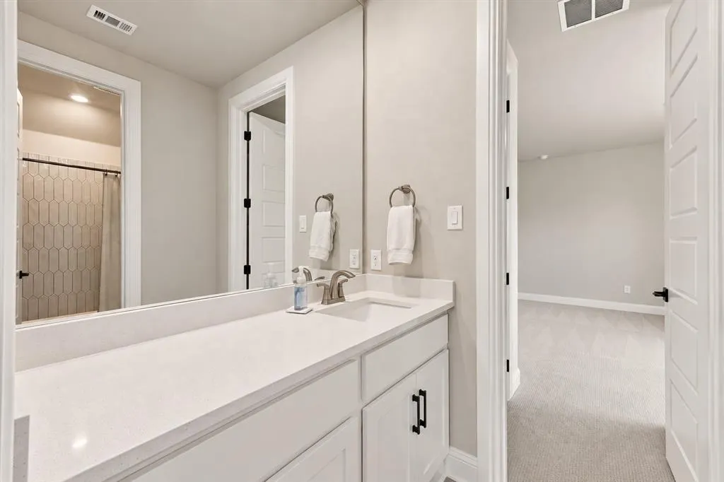 2711 Solasta Court