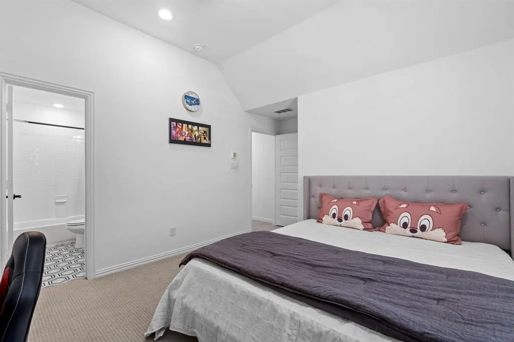 2541 Forestbrook Drive